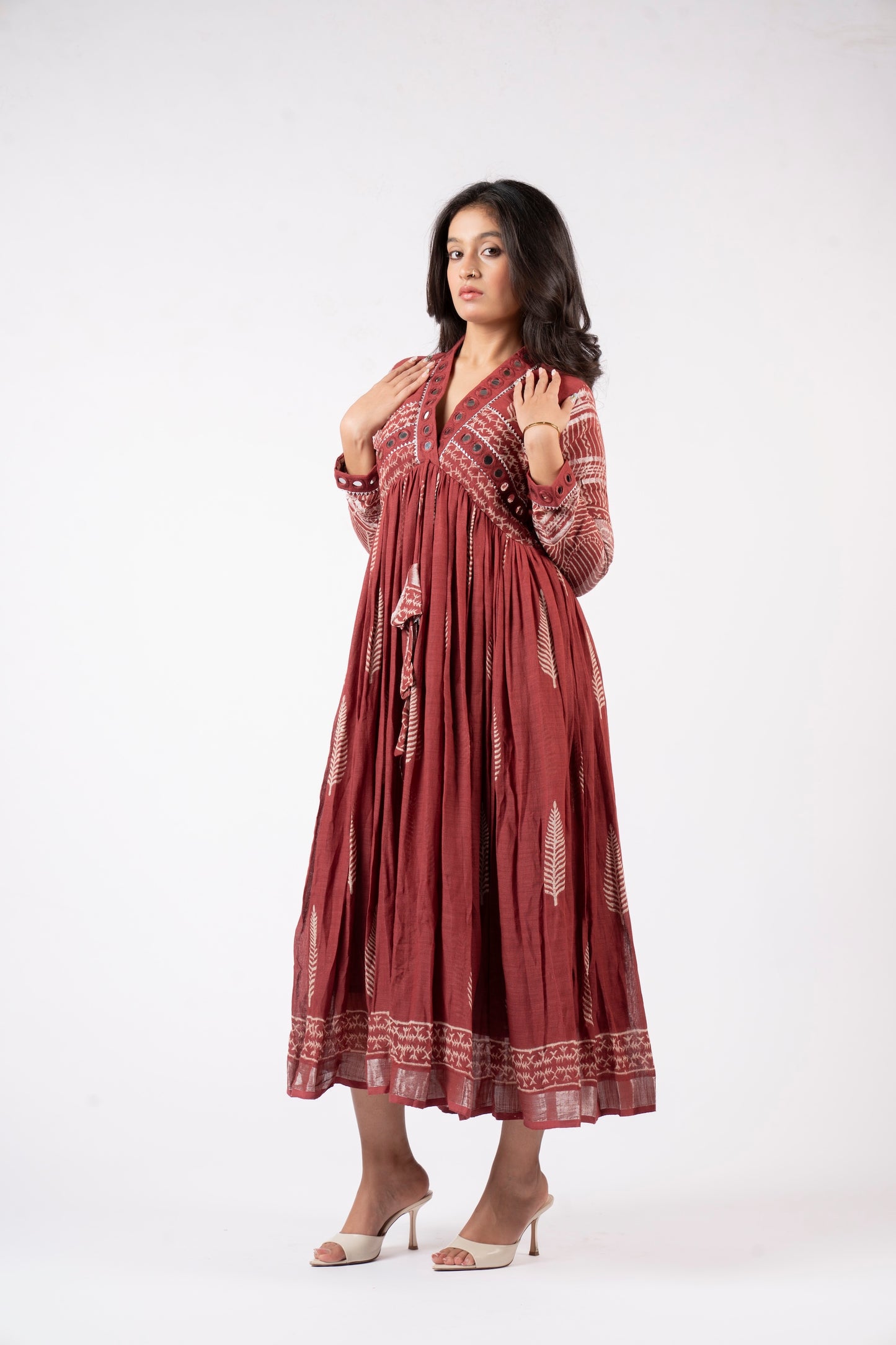 Surkh Sheen Mirror Linen Dress