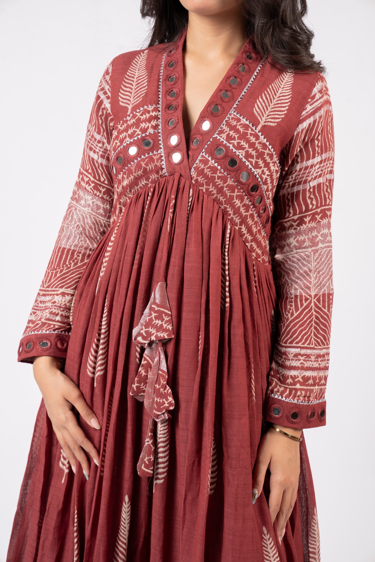 Surkh Sheen Mirror Linen Dress