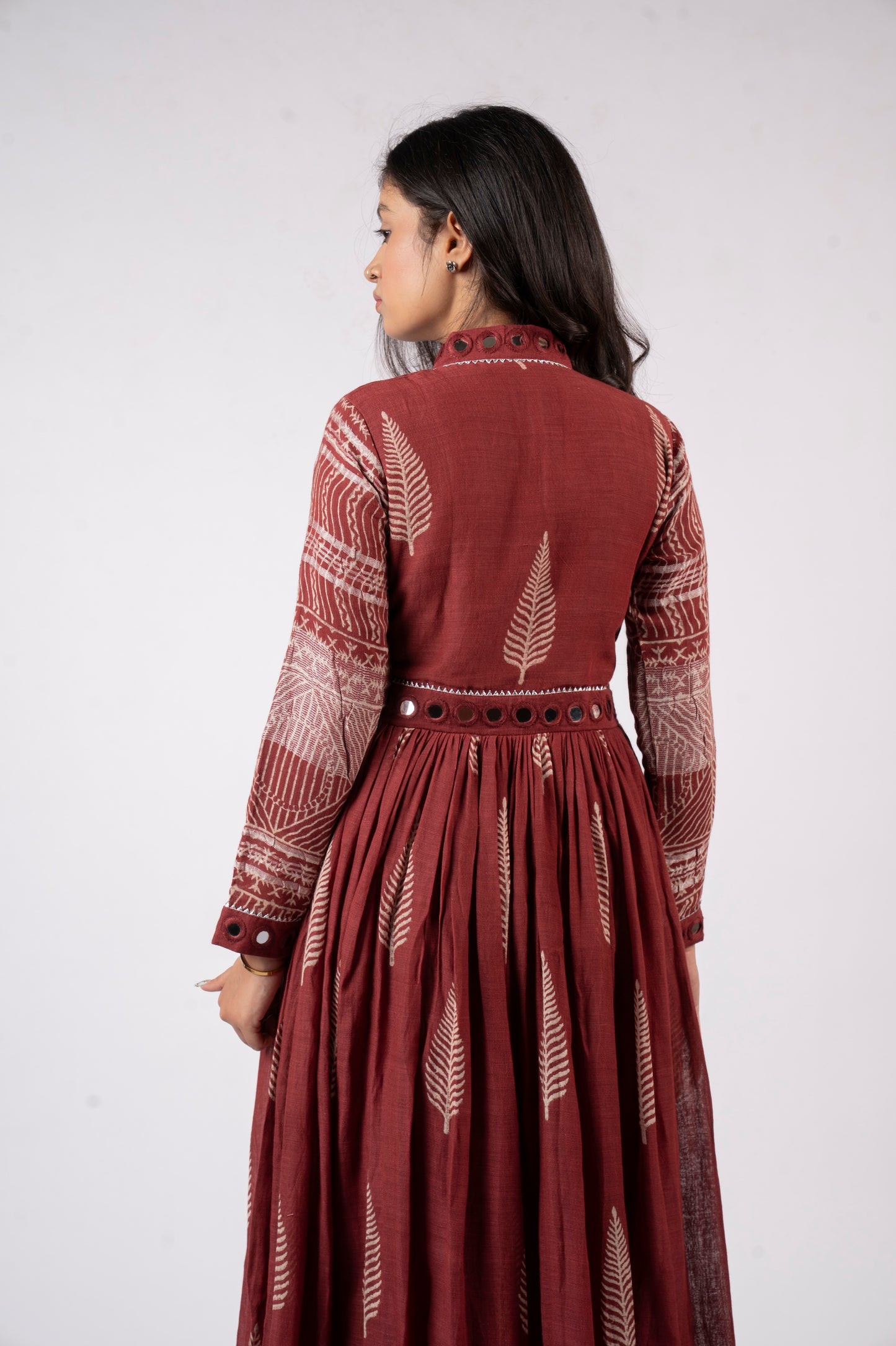 Surkh Sheen Mirror Linen Dress