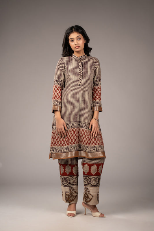 Mehr-e-Raqs Linen Kurta Set