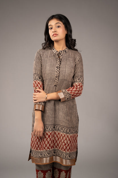 Mehr-e-Raqs Linen Kurta Set