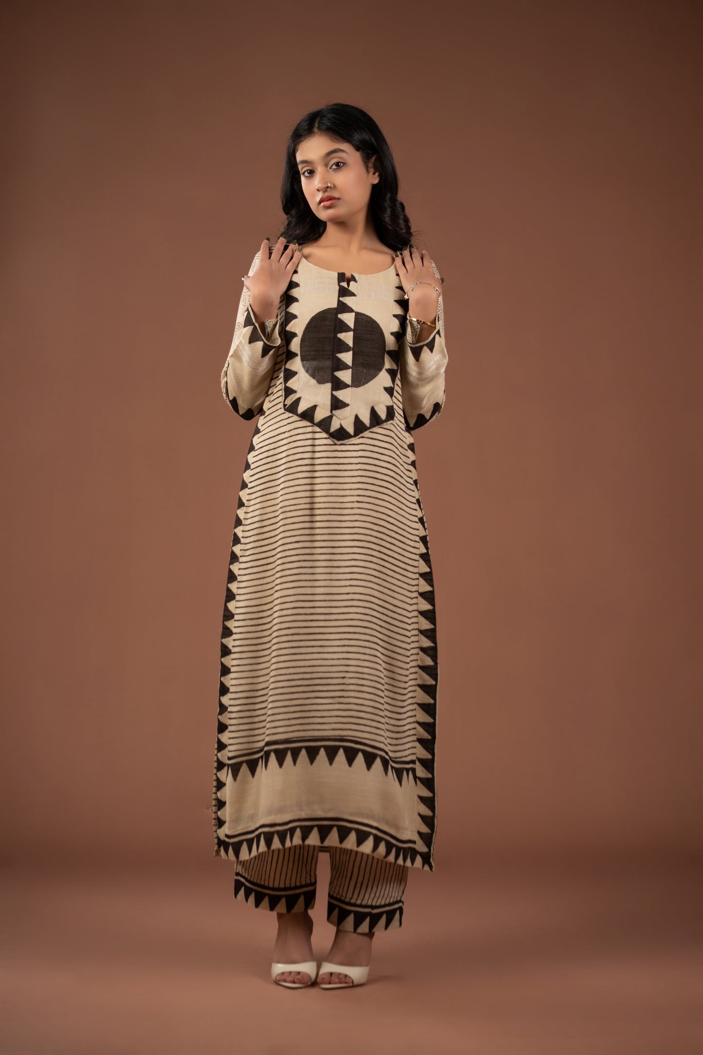 Mehrunnisa Aks Set