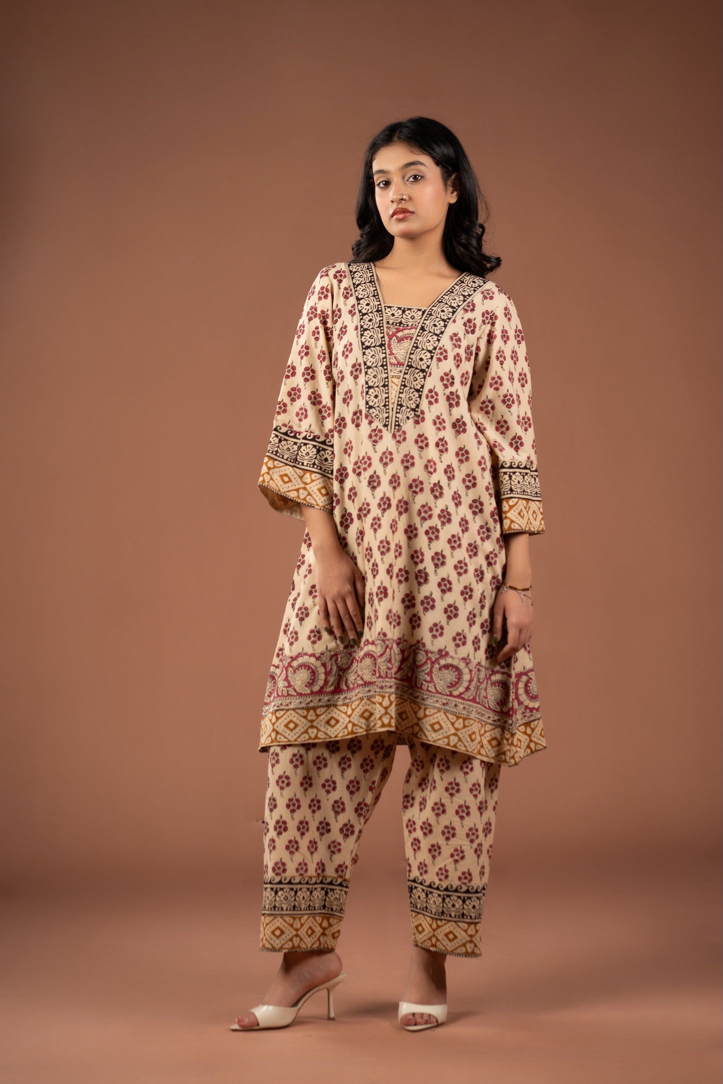 Solira Choga Set - Cotton Roots