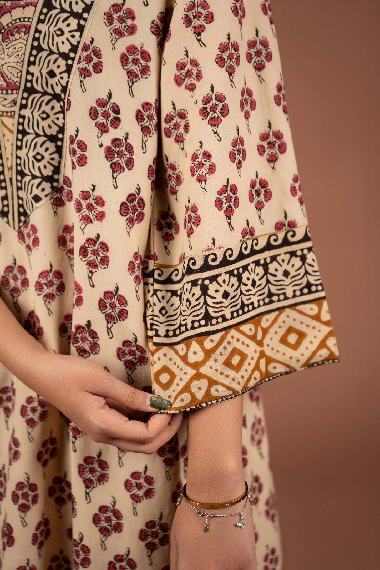 Solira Choga Set - Cotton Roots