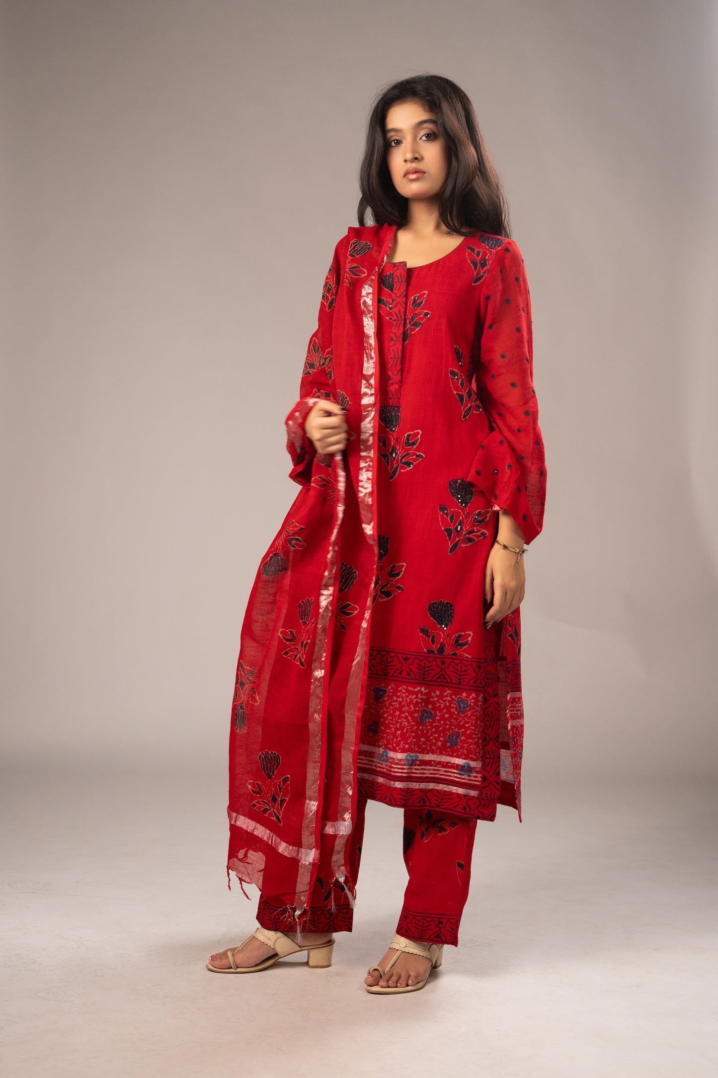 Laal Noor Set