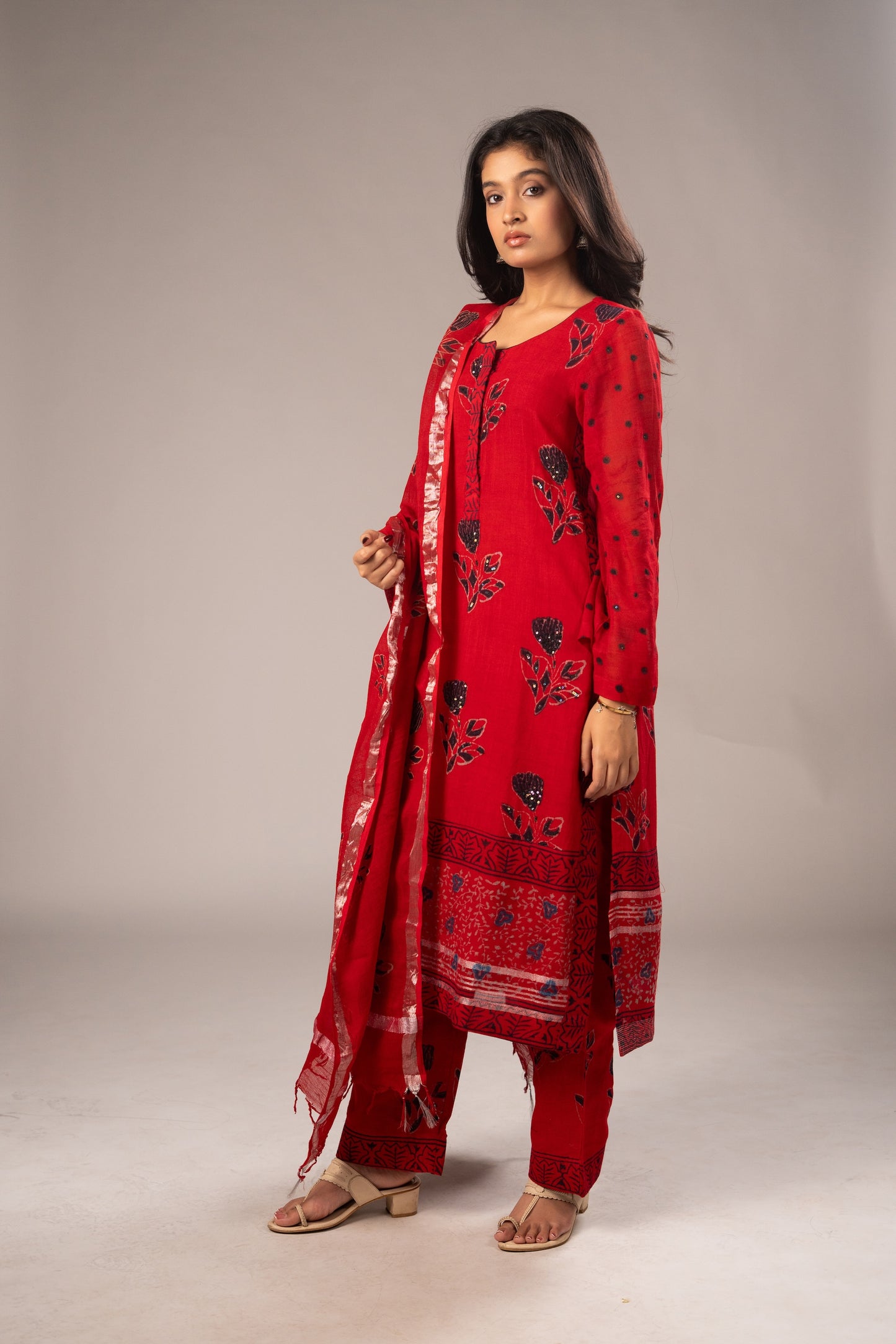 Laal Noor Set
