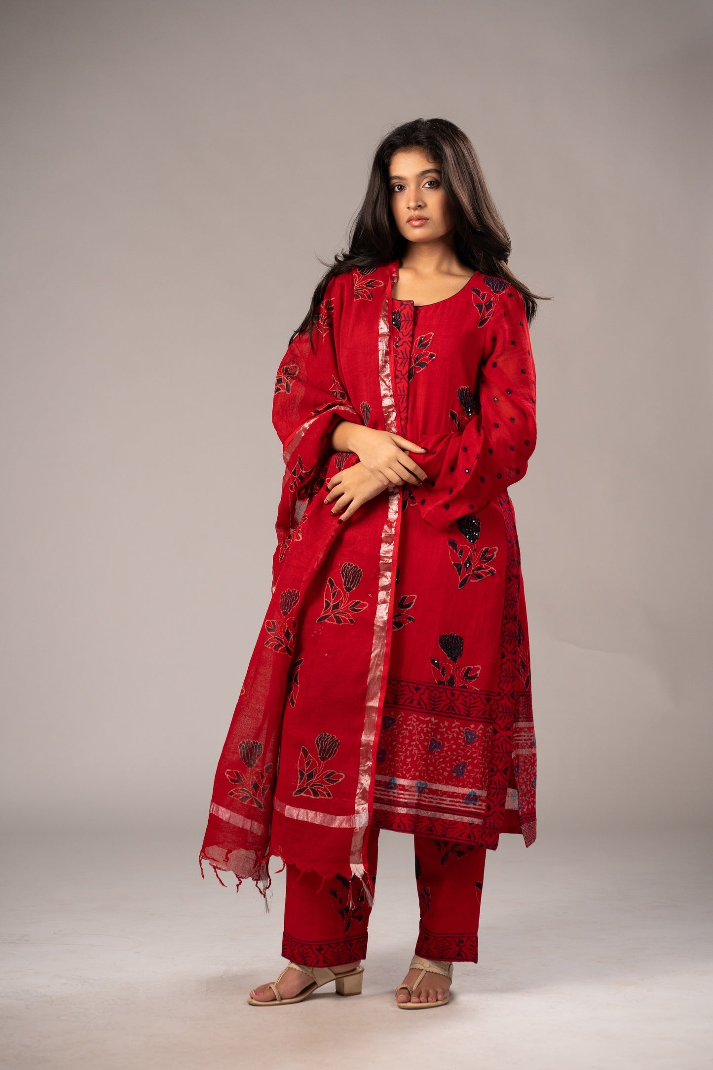 Laal Noor Set
