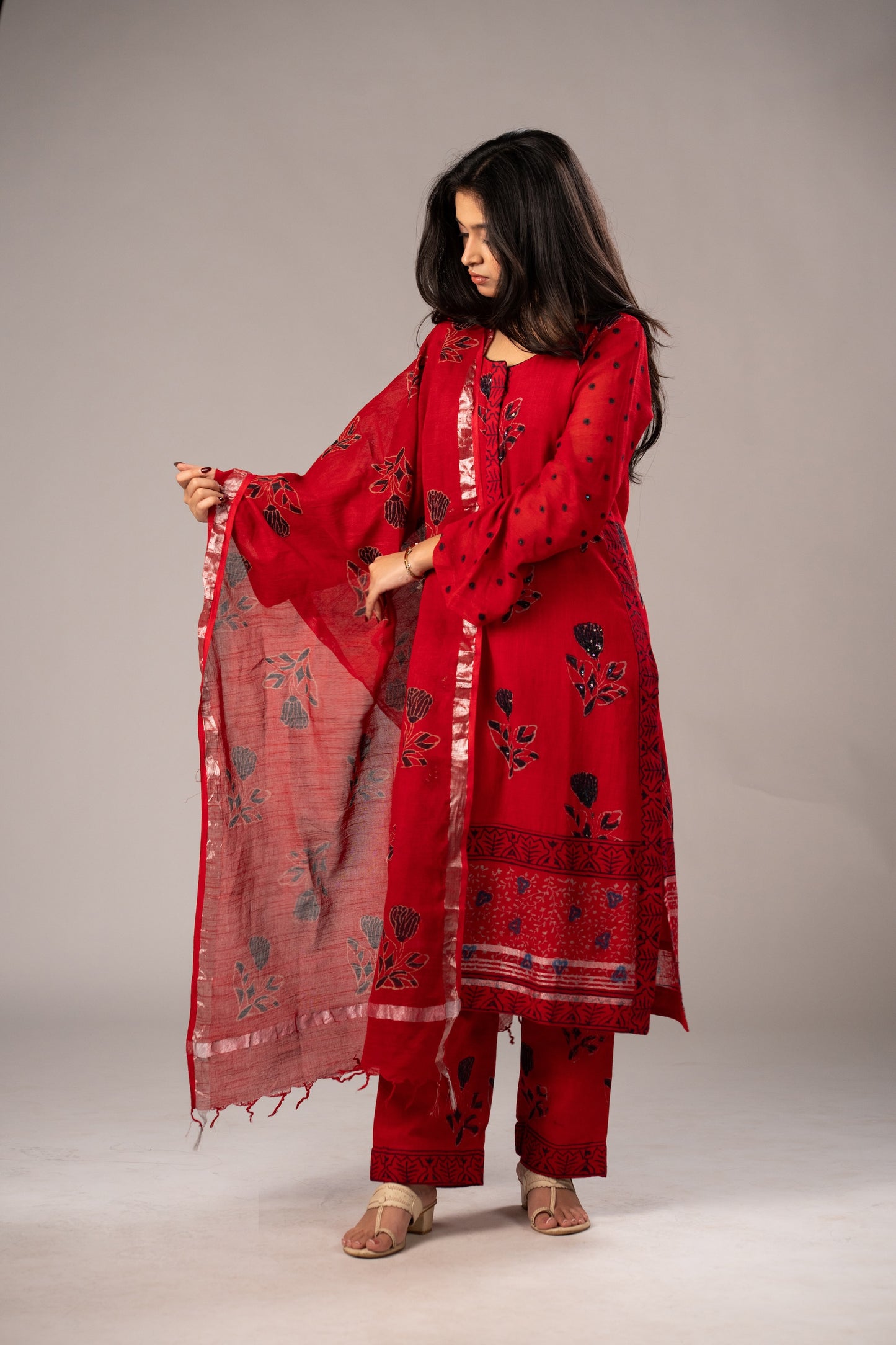 Laal Noor Set