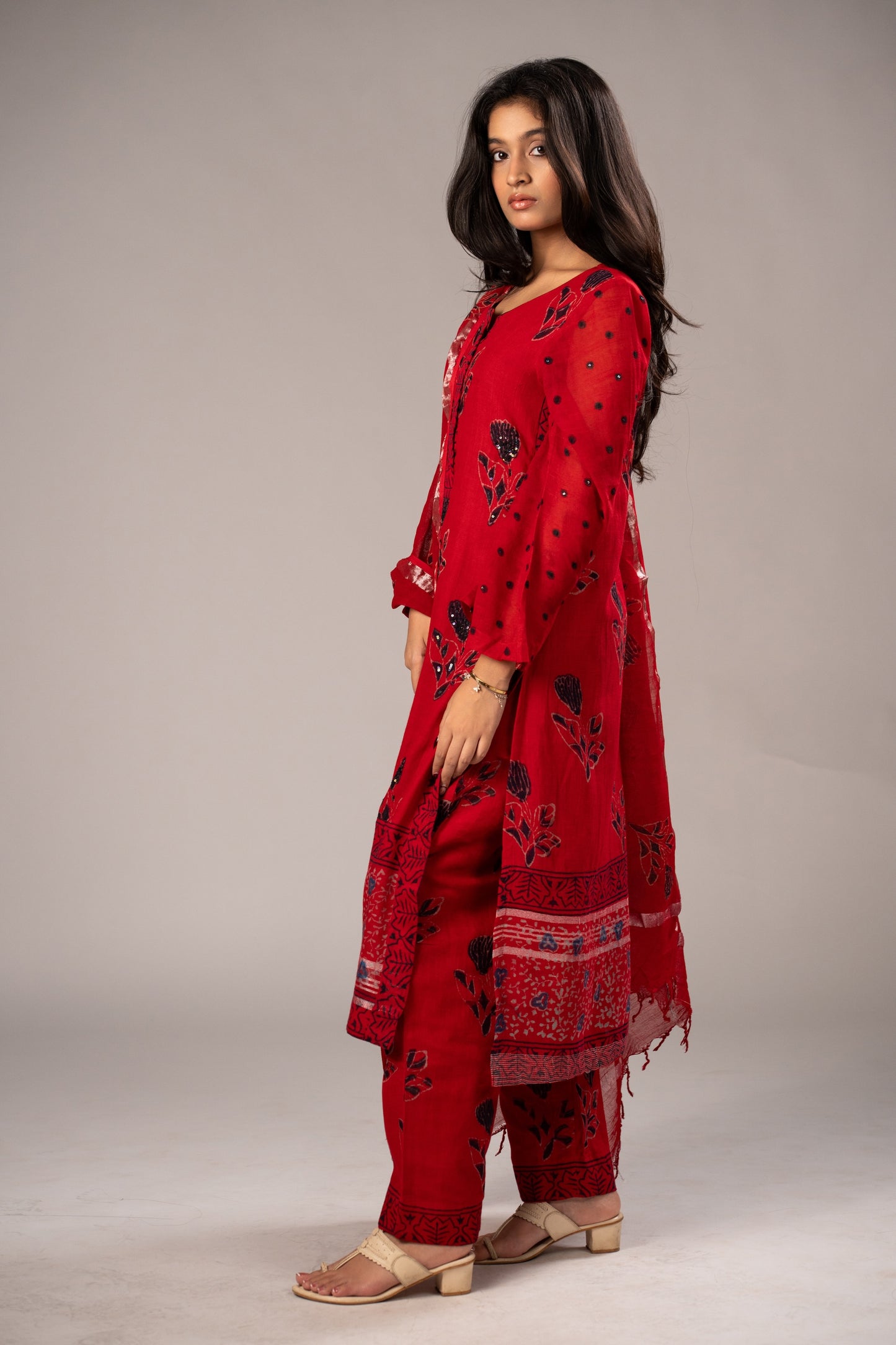 Laal Noor Set