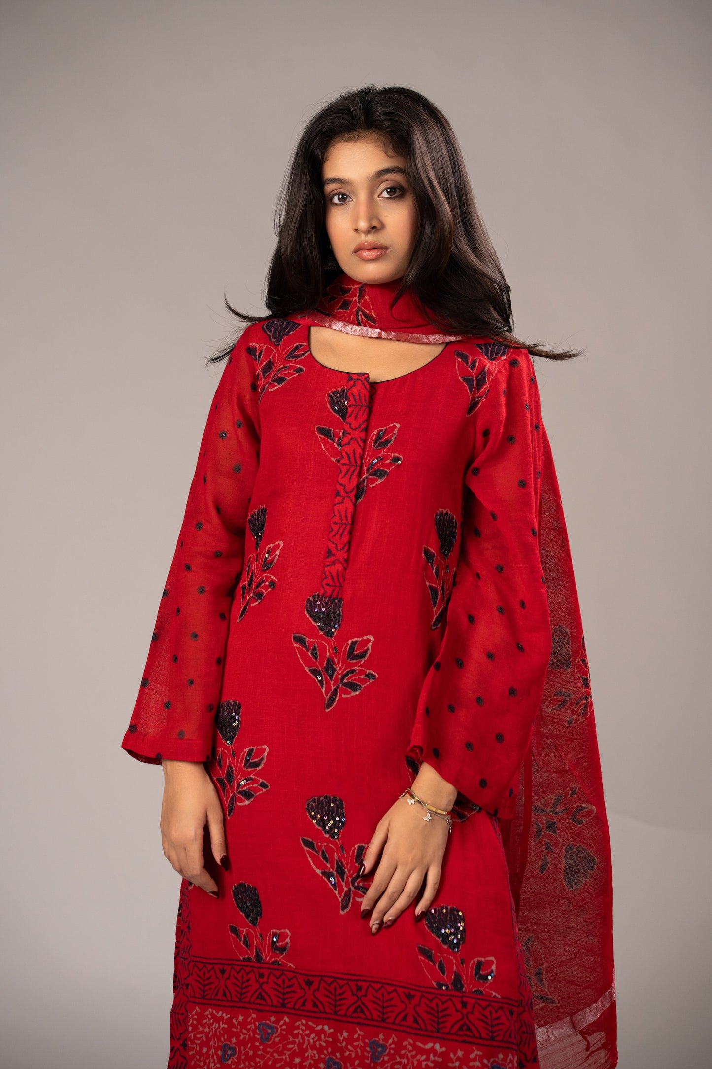 Laal Noor Set