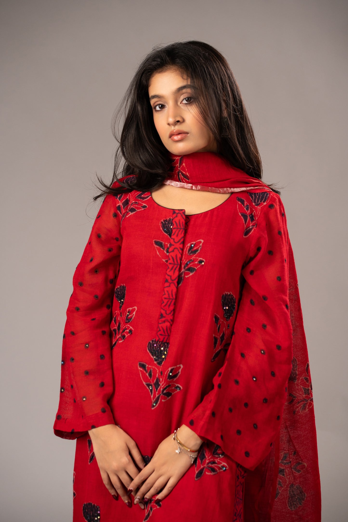 Laal Noor Set