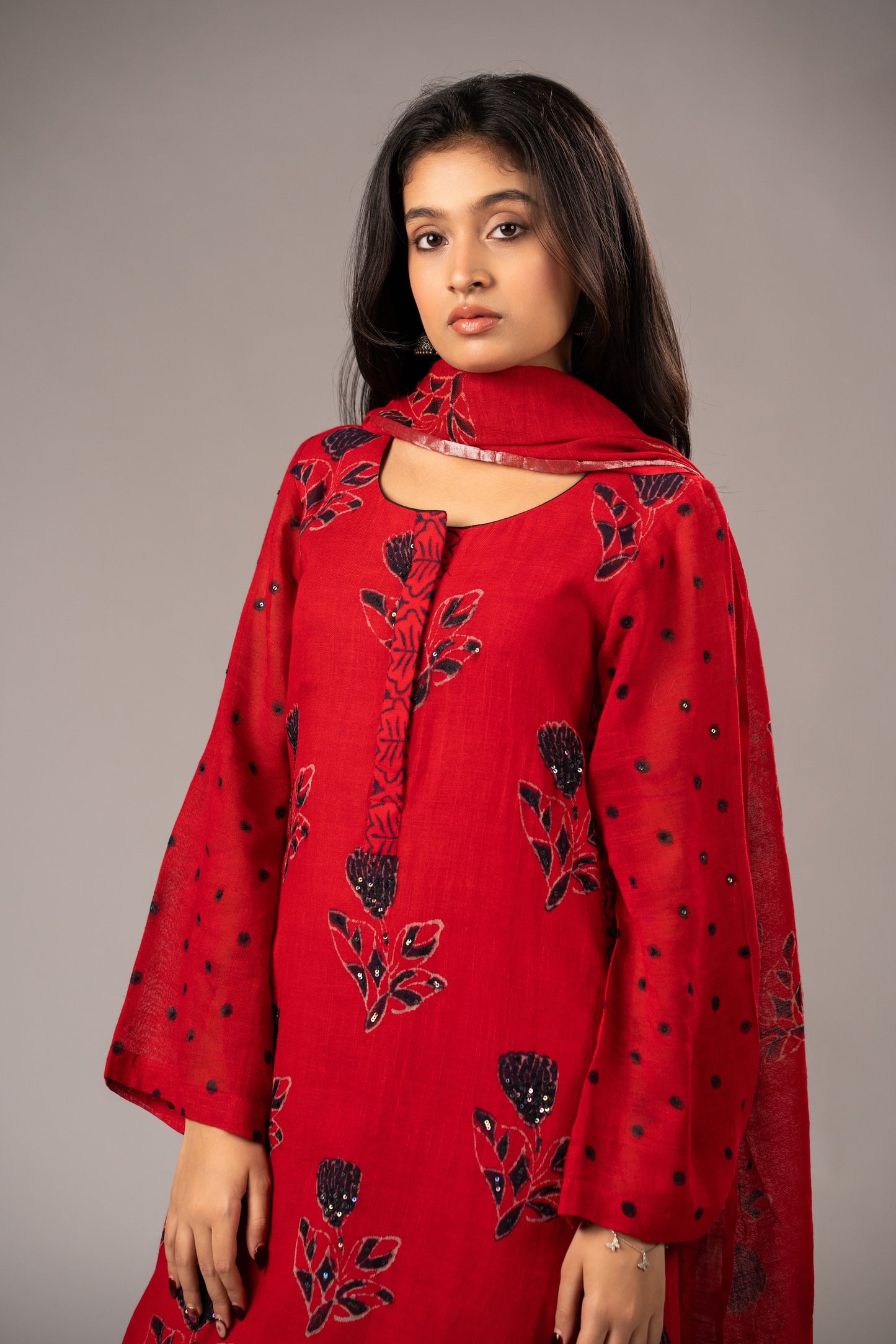 Laal Noor Set