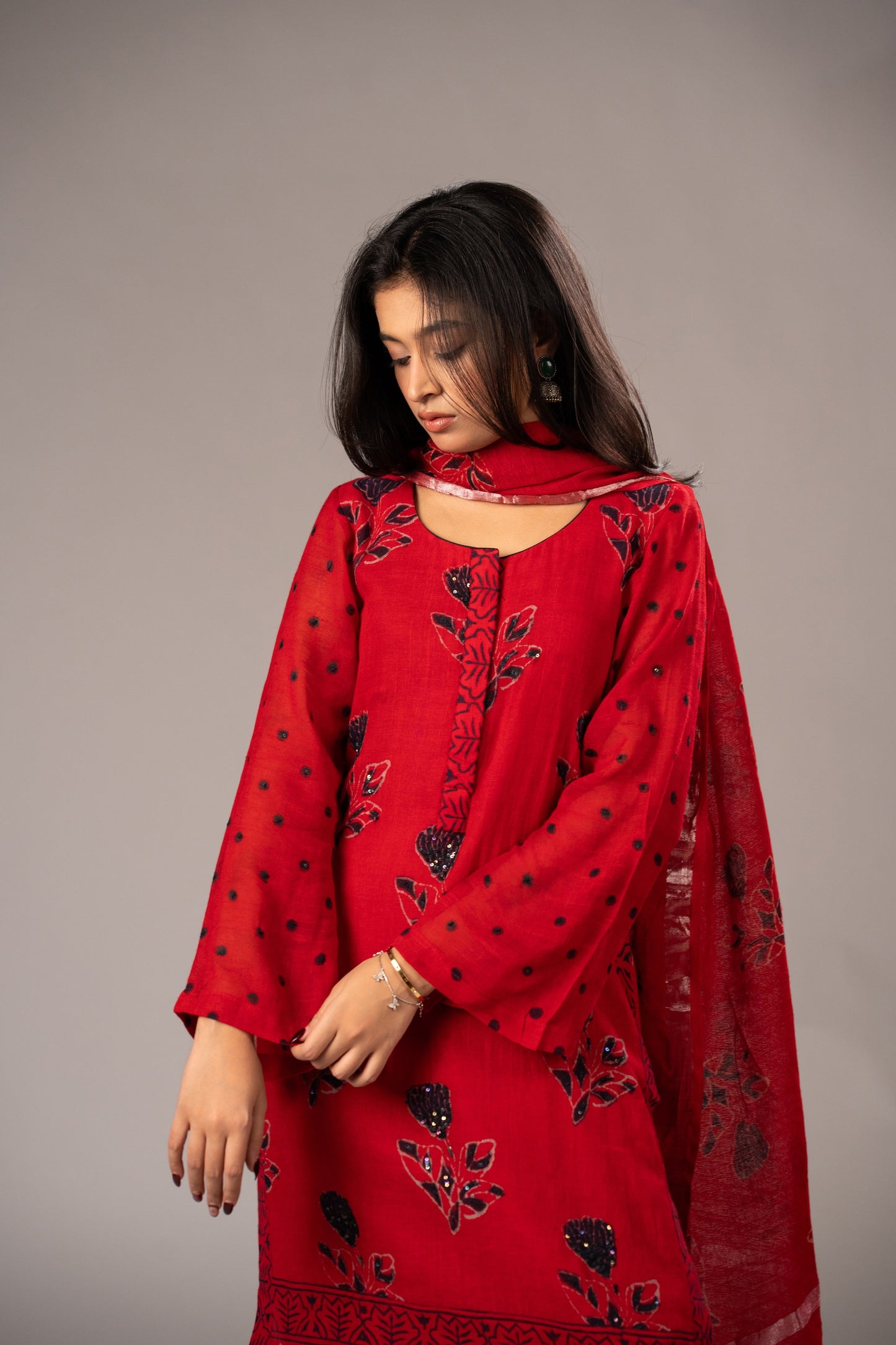 Laal Noor Set