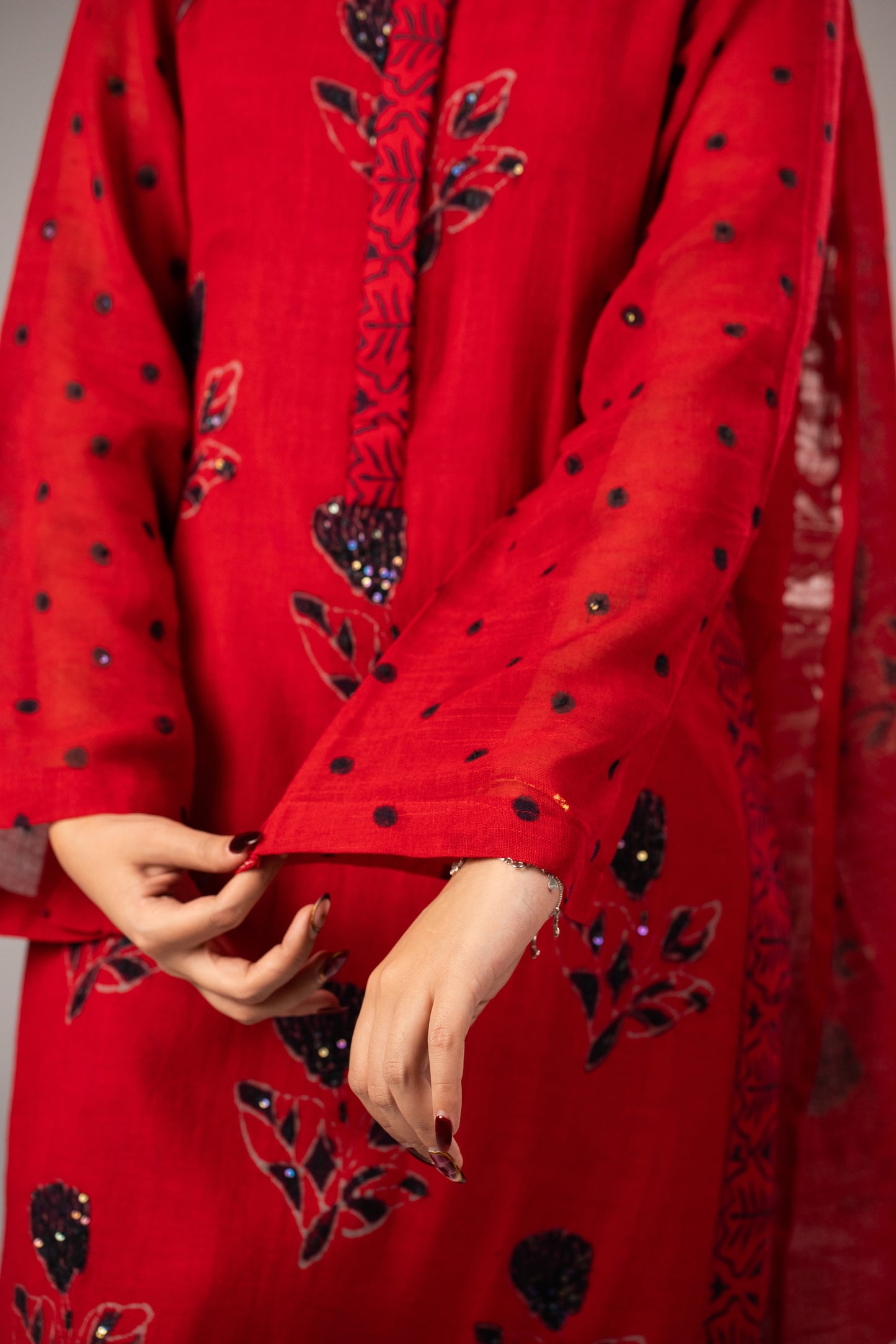Laal Noor Set