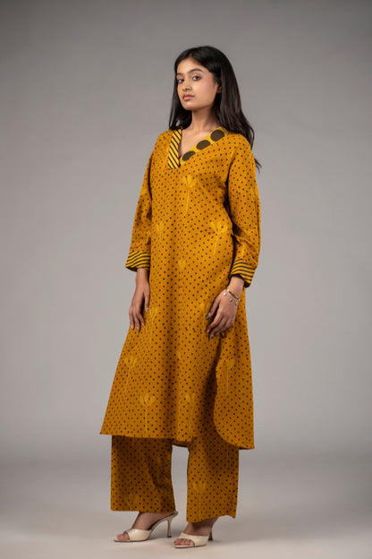 Peeli Dhoop Pant Kurta Set
