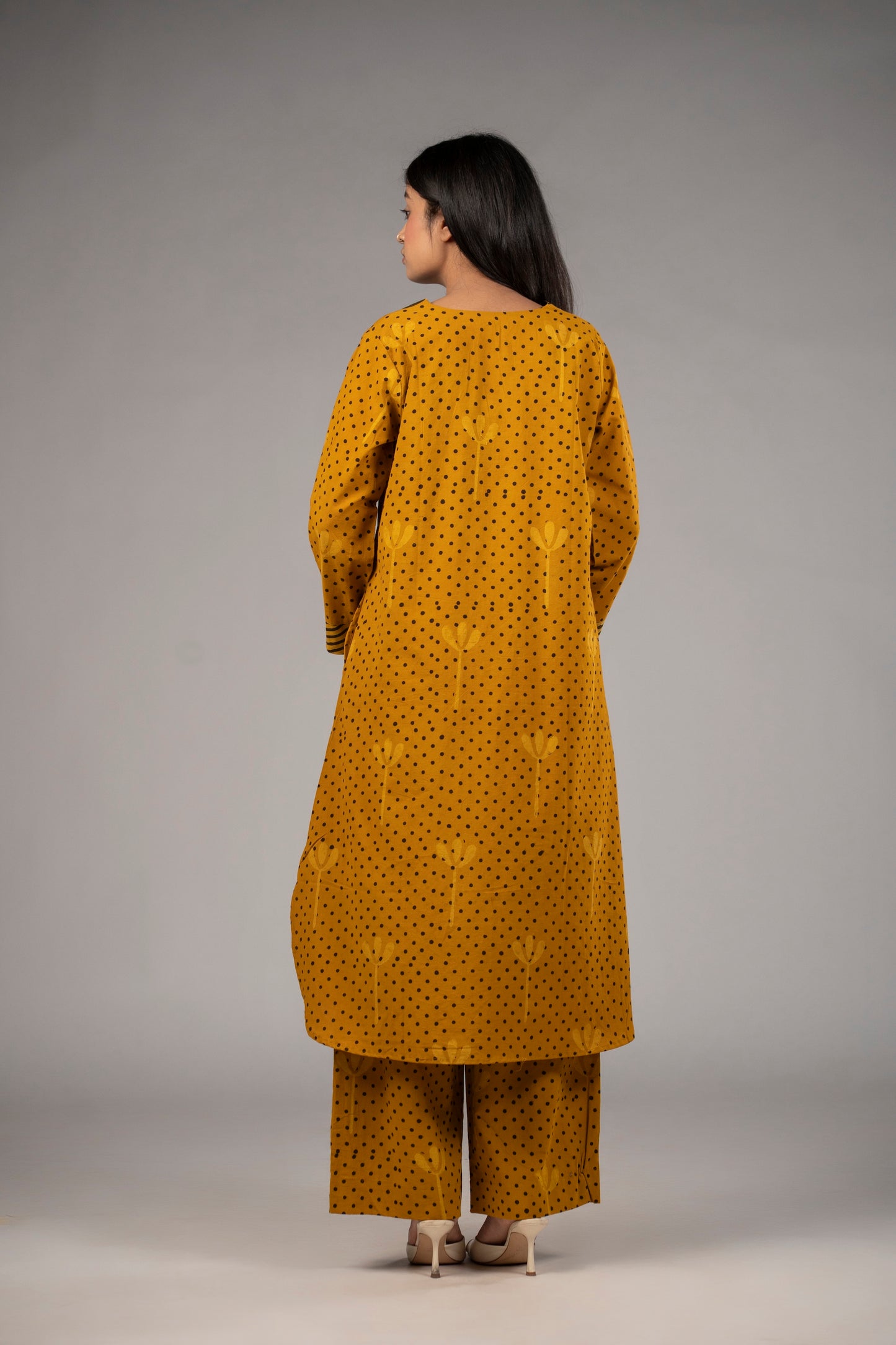 Peeli Dhoop Pant Kurta Set