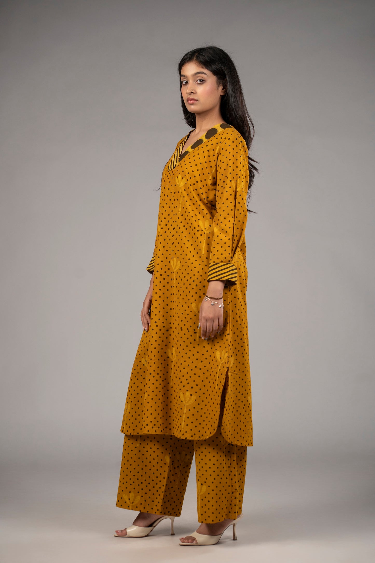 Peeli Dhoop Pant Kurta Set