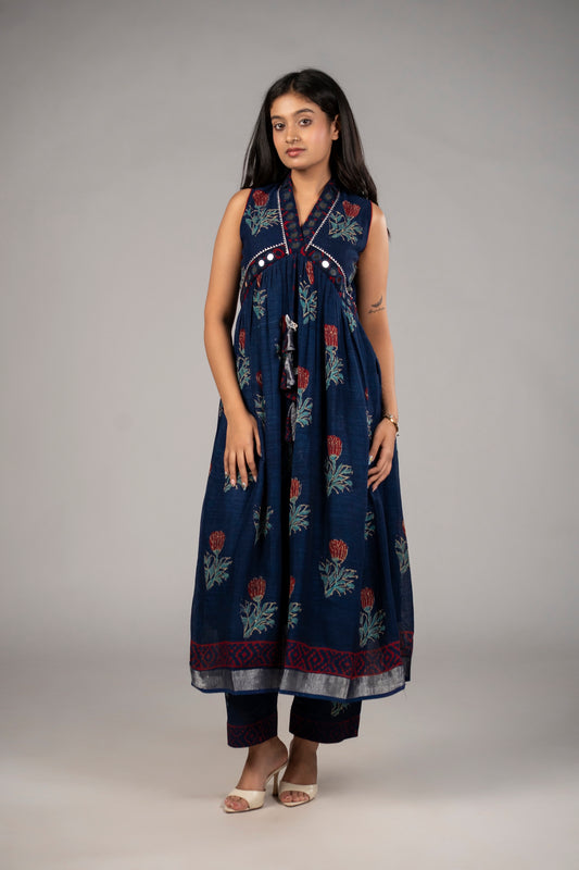 Neel Aaina Kurta Set