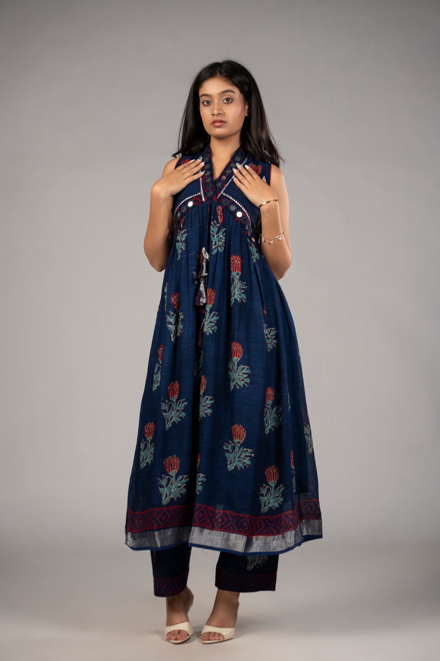 Neel Aaina Kurta Set