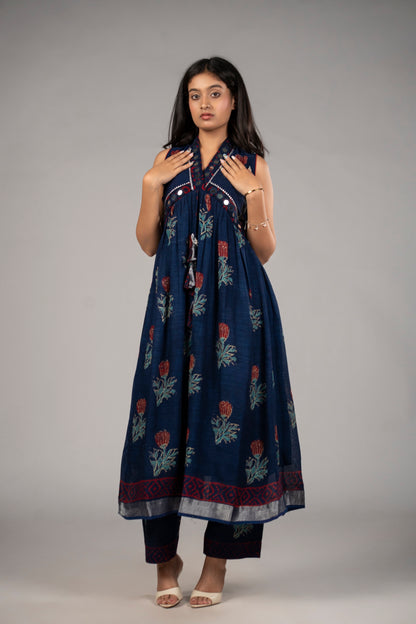 Neel Aaina Kurta Set