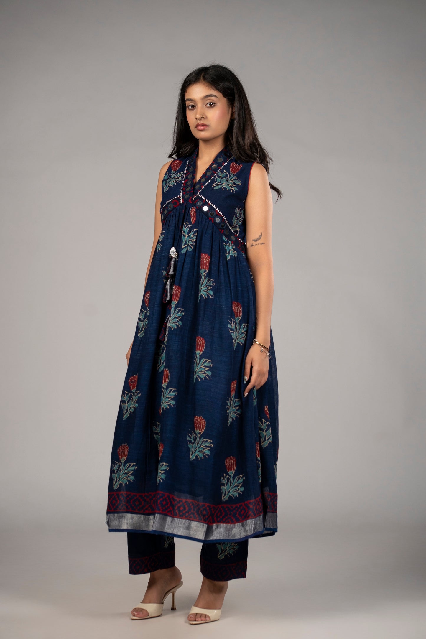Neel Aaina Kurta Set