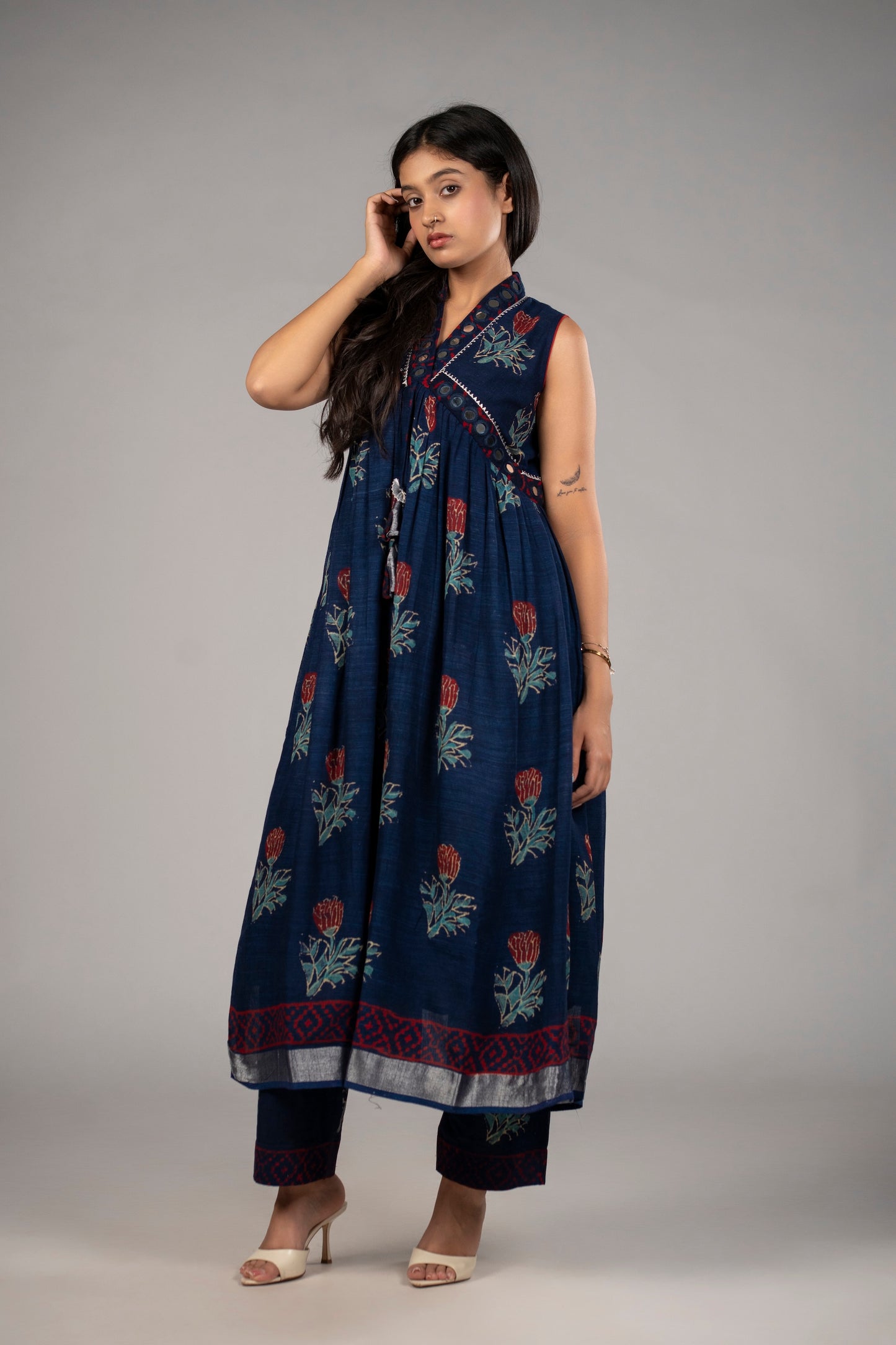 Neel Aaina Kurta Set