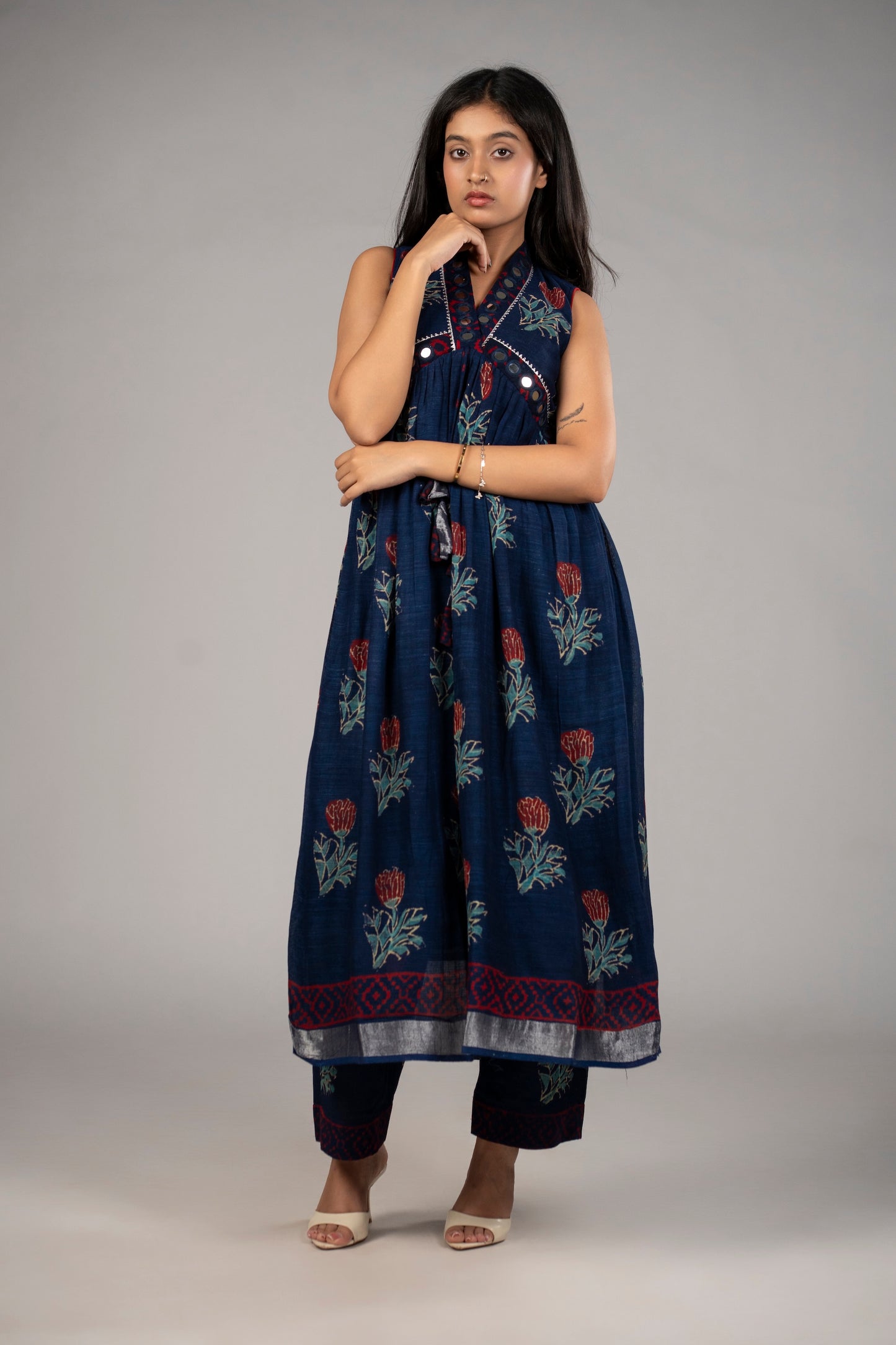 Neel Aaina Kurta Set