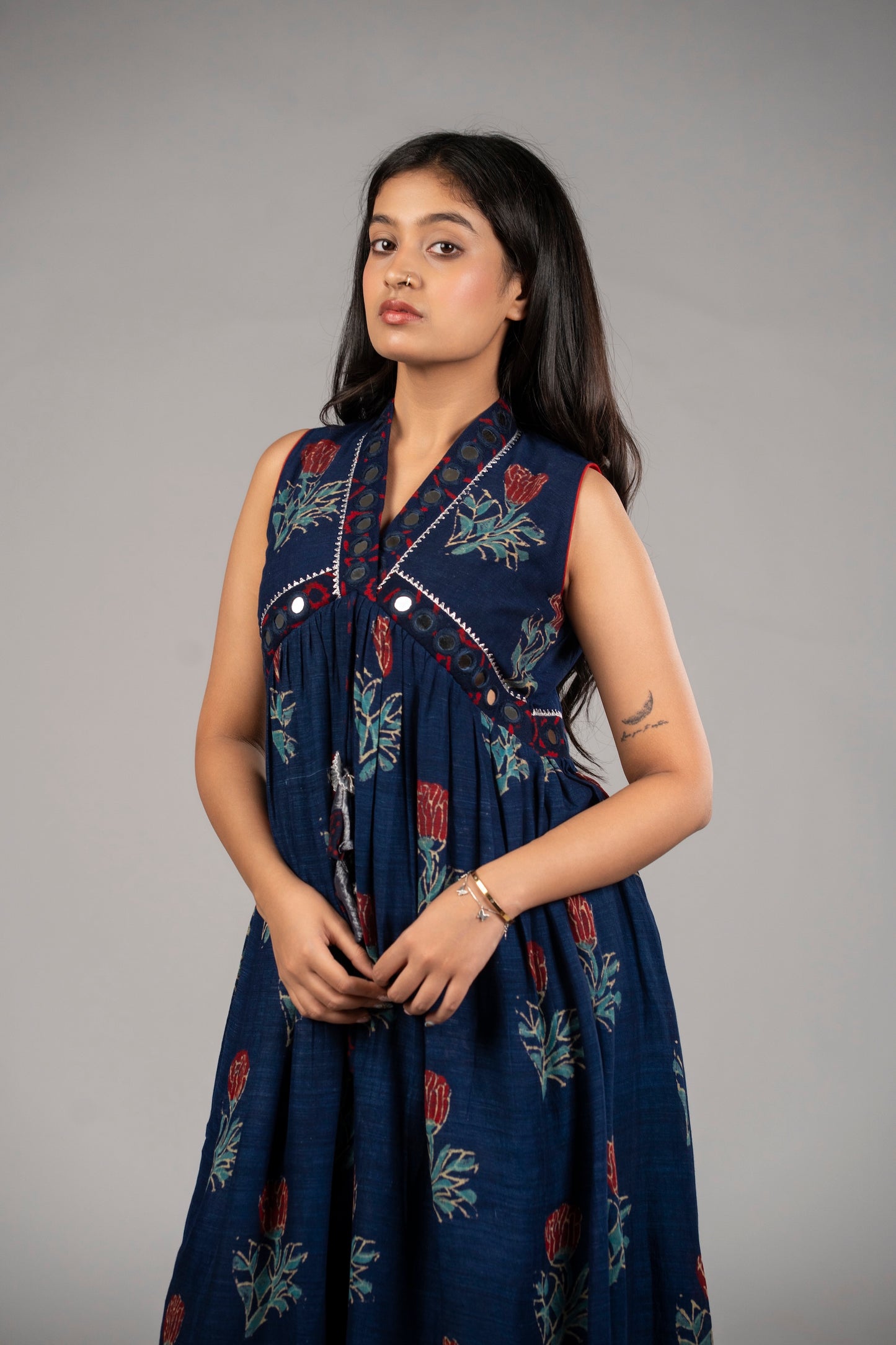 Neel Aaina Kurta Set