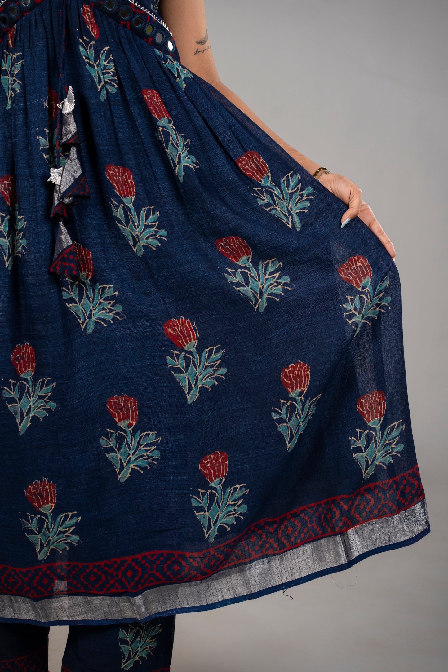 Neel Aaina Kurta Set