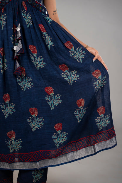 Neel Aaina Kurta Set