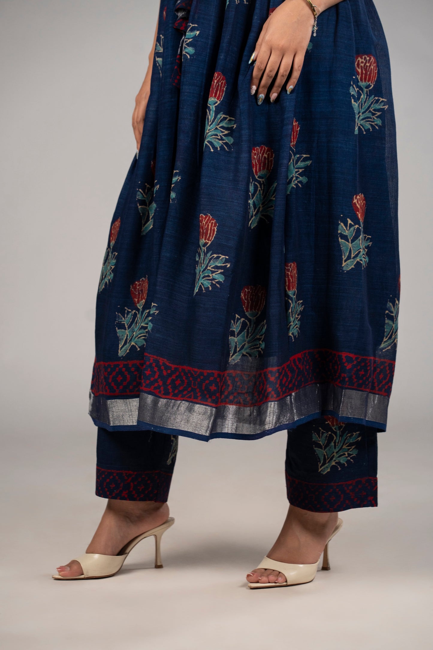 Neel Aaina Kurta Set