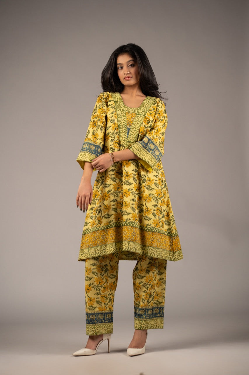 Noor-e-Bahar Choga Set
