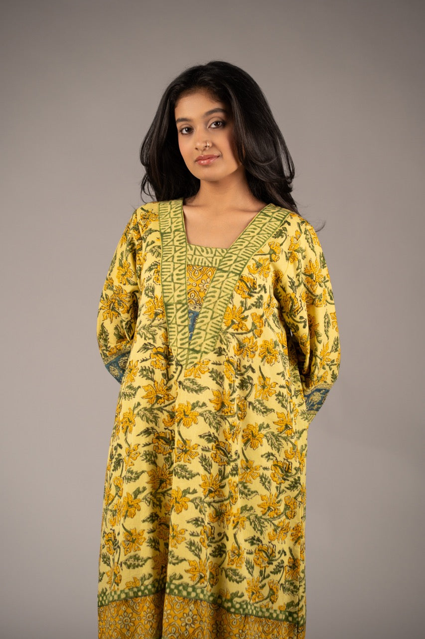 Noor-e-Bahar Choga Set