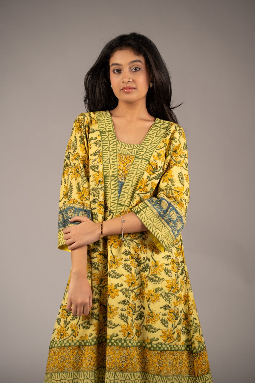 Noor-e-Bahar Choga Set