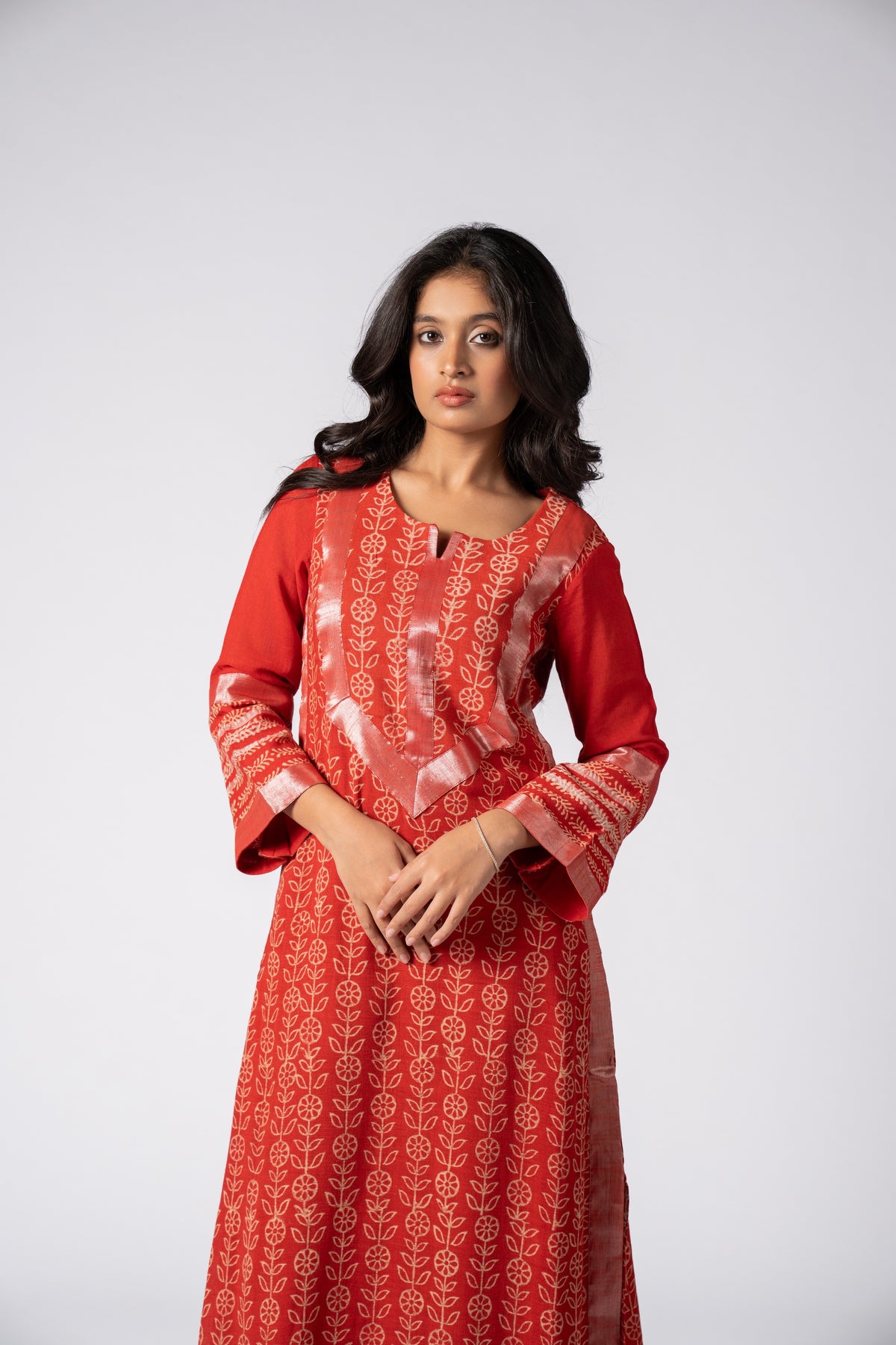 Mehrunnisa Naqsh Surkh