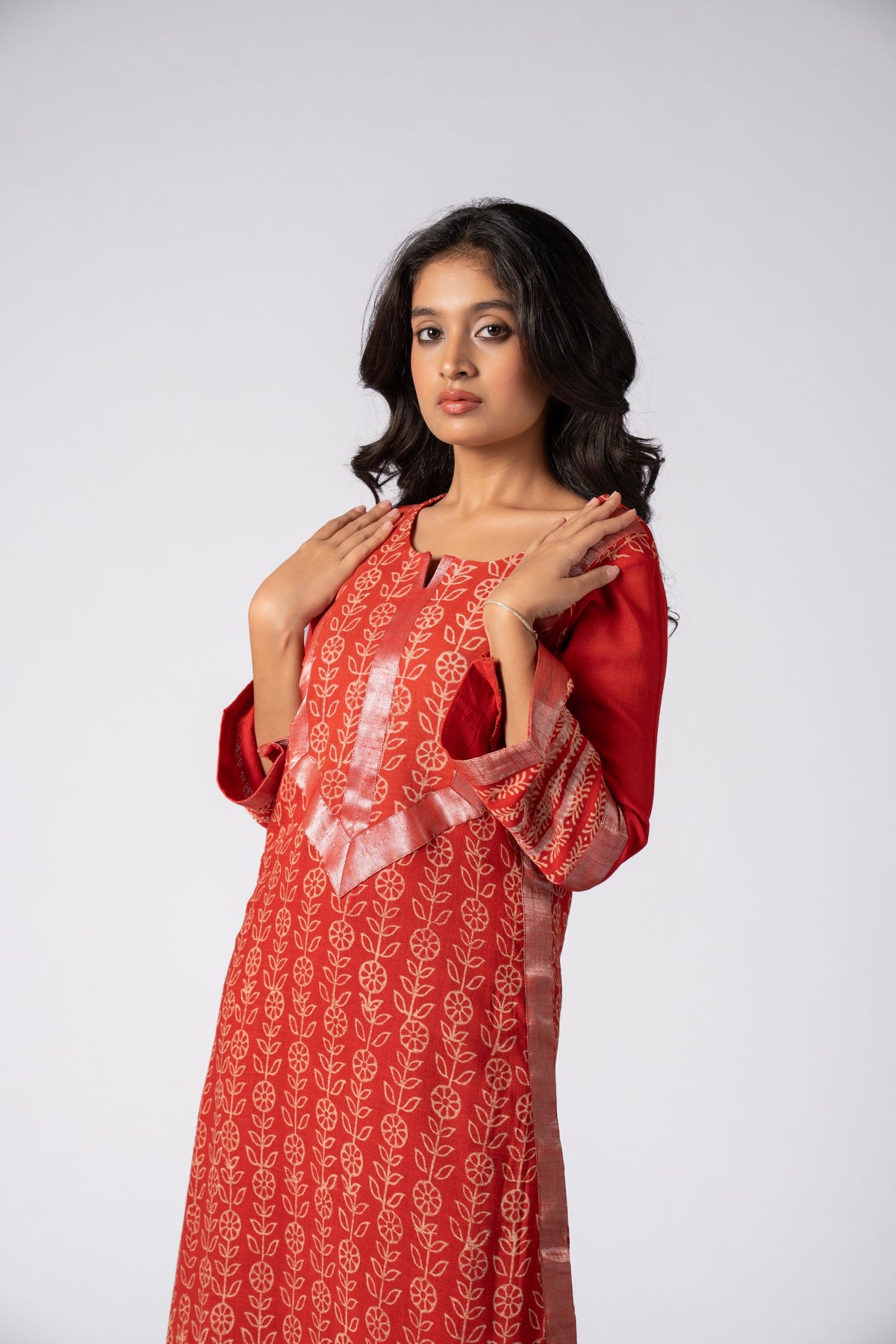 Mehrunnisa Naqsh Surkh