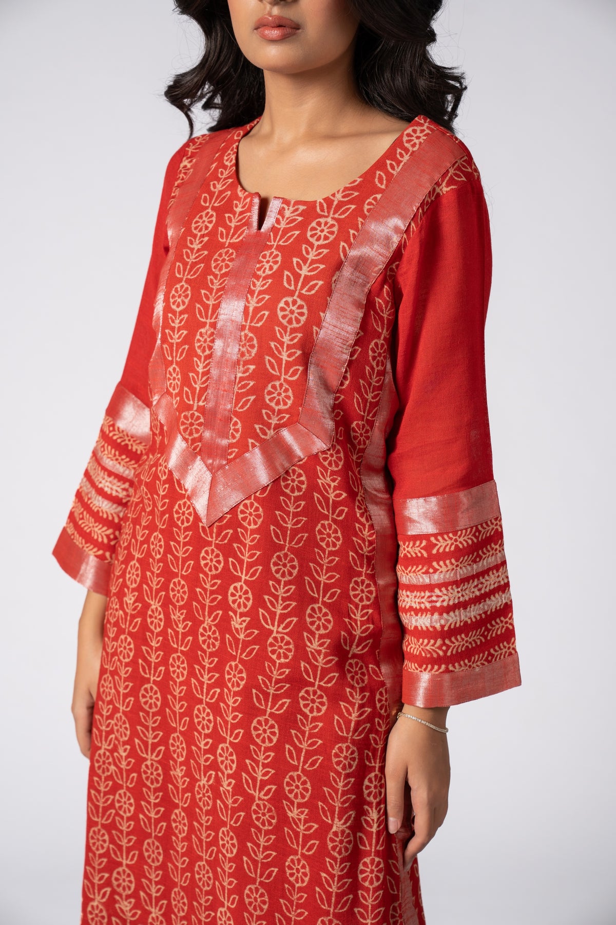 Mehrunnisa Naqsh Surkh