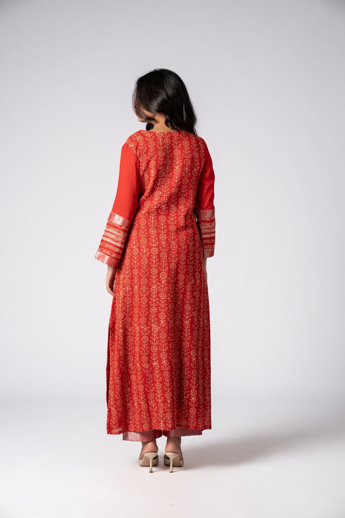 Mehrunnisa Naqsh Surkh