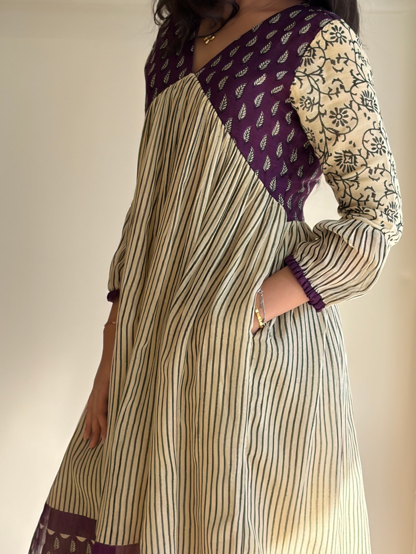 Neelika Noir Linen Set