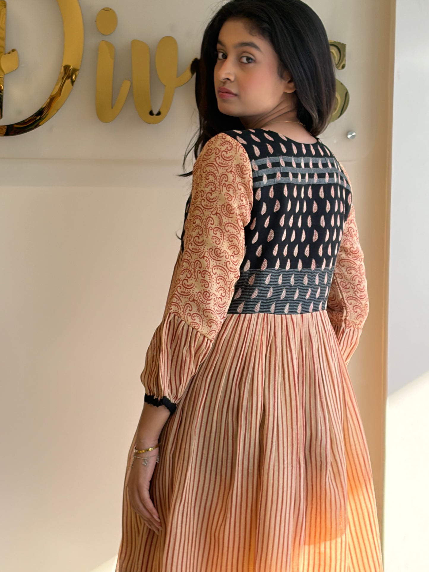 Ivory Laal Linen Ensemble