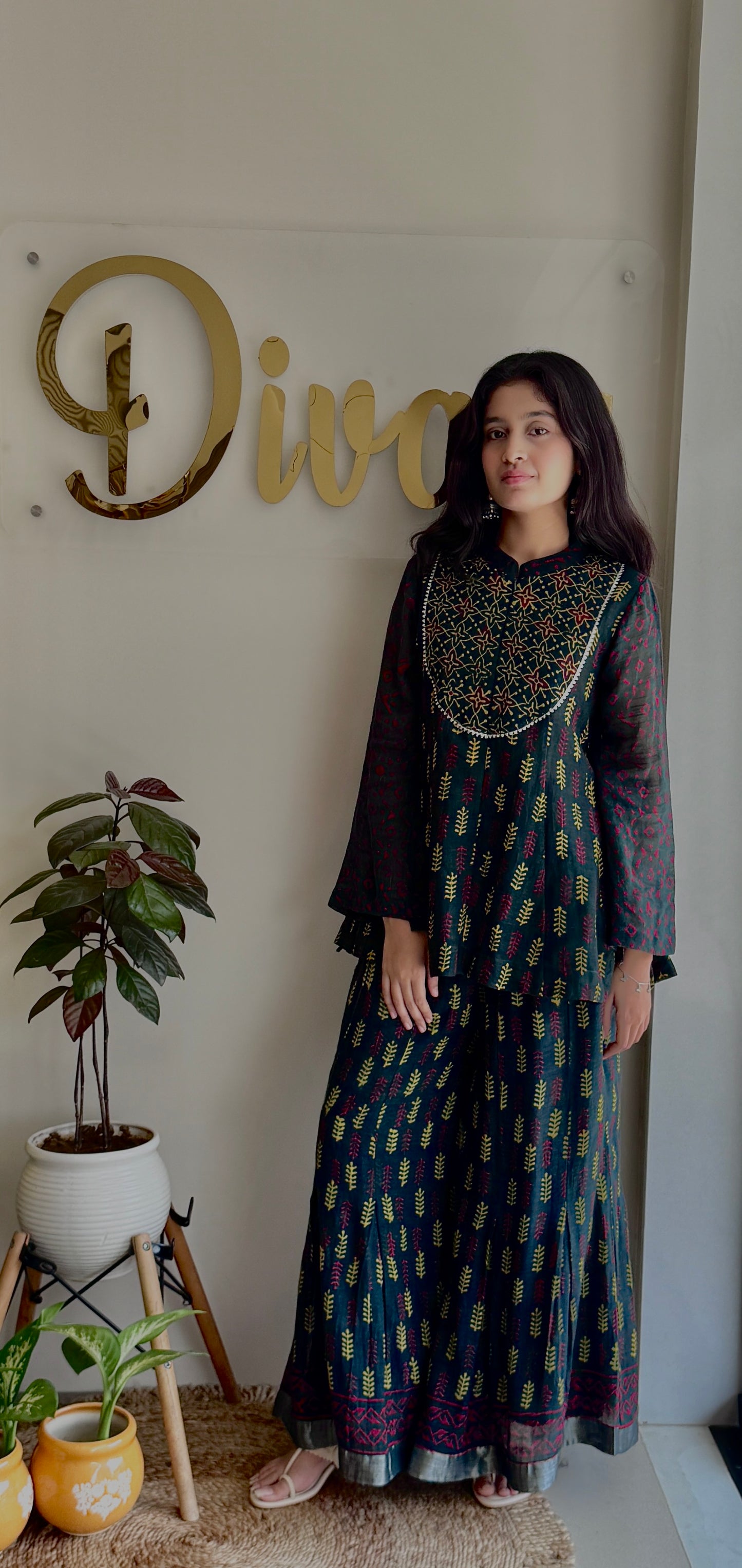 Aureya – Pure Linen Bell-Sleeve Top & Palazzo Set