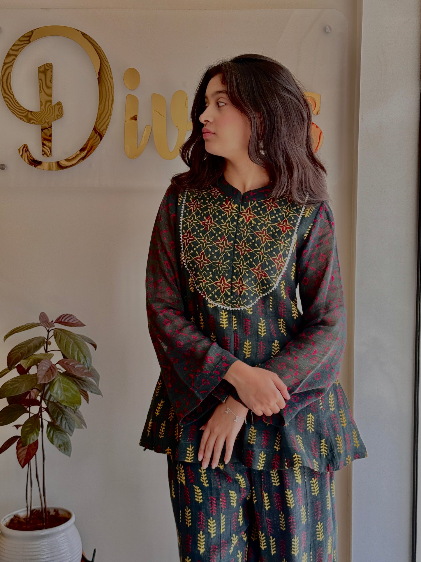 Aureya – Pure Linen Bell-Sleeve Top & Palazzo Set