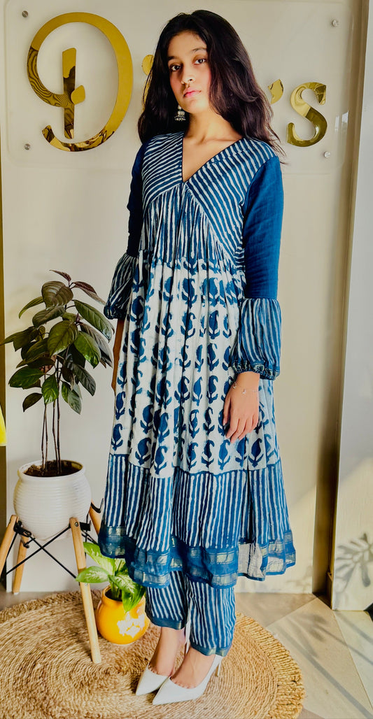 Neelvaar – Blue & White Linen Kurta Set