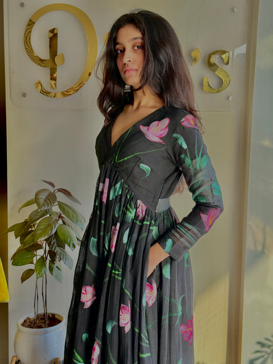 Gulzaar Noir – Floral Linen Kurta Set